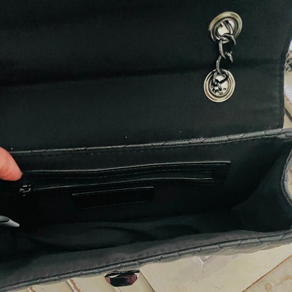 Express black quilted purse adjustable chain strap - Picture 5 of 5